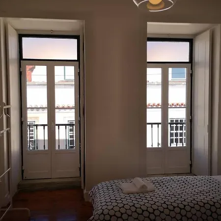 Very Central Classis Apart 3 Bedrooms *