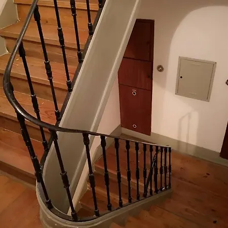 Very Central Classis Apart 3 Bedrooms شقة *